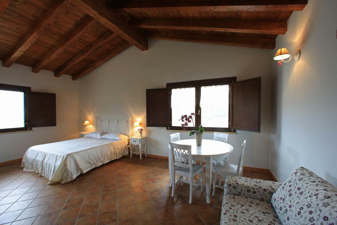 Casale Madeccia Sonnino Exterior foto